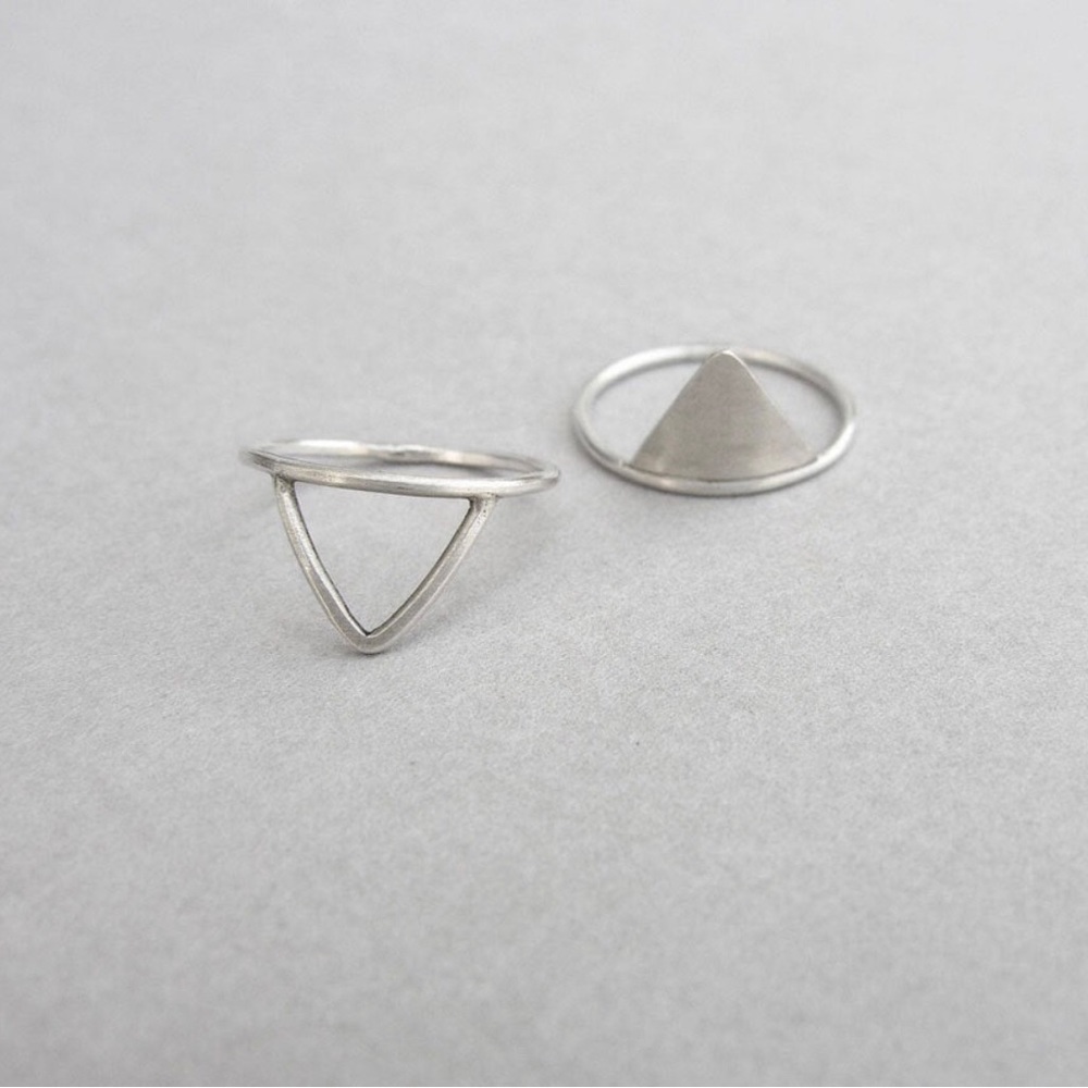 💚 SALE! Triangle Stacking Ring Set - Picture 3 of 4